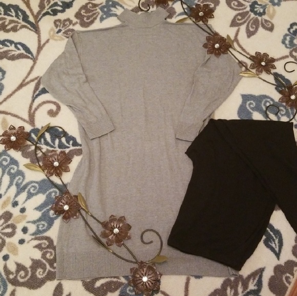 torrid Dresses & Skirts - ❤GORGEOUS Torrid Cold Shoulder Sweater Dress